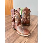 BOTA TEXANA EM COURO MUSTANG CANO CAPOTINHA BORDADO TRIBAL VERDE COM TRICE E CORDINHAS
