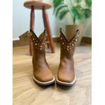 BOTA TEXANA CANO CAPOTINHA EM COURO HORSE HAVANA BASICA COM METAIS DOURADO