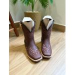 BOTA TEXANA EM COURO LÁTEGO MARROM CANO CAPOTINHA BORDADO TRIBAL E RAMOS