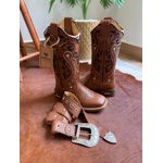 COMBO BOTA TEXANA + CINTO COURO MUSTANG BORDADO TRIBAL COM TRICE