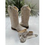 COMBO BOTA TEXANA + CINTO EM COURO OFF WHITE BORDADO TRIBAL