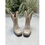 TEXANA INFANTIL EM COURO OFF WHITE BORDADO NOSSA SENHORA APARECIDA + CRUZ 
