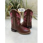 PRONTA ENTREGA - BOTA TEXANA EM COURO MARROM BORDADO RAMOS E FLORES ROSA