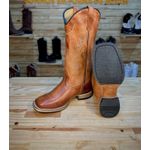 PRONTA ENTREGA - BOTA TEXANA EM COURO CARAMELO BORDADO BEGE COM METAIS