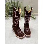 BOTA TEXANA EM COURO NOBUCK CAFÉ BORDADO FLORES E RAMOS ROSA SOLADO BRANCO
