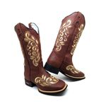 BOTA TEXANA EM COURO LÁTEGO MARROM BORDADO DOURADO