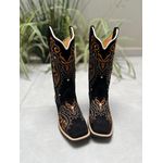 BOTA TEXANA EM COURO PRETO BORDADO TRIBAL LARANJA