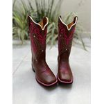 BOTA TEXANA EM COURO BORDADO TRIBAL COM SOLADO PRETO VIRA ROSA