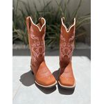 BOTA TEXANA EM COURO BORDADO FLORES ROSA
