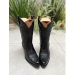 BOTA TEXANA EM COURO PRETO BORDADO PRETO BICO FINO CANO TRADICIONAL