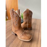 BOTA TEXANA EM COURO BORDADO COM METAIS CANO TRADICIONAL