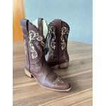 BOTA TEXANA EM COURO MARROM BORDADO TRIBAL COM TRICE BICO FINO 