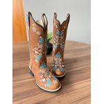 BOTA TEXANA EM COURO MARROM BORDADO FLORES AZUL E BRANCO BICO REDONDO 