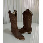 BOTA TEXANA EM COURO BORDADO BRANCO E MARROM BICO FINO SOLADO MADEIRA