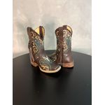 BOTA TEXANA EM COURO BORDADO TRIBAL COM CORDINHAS E TRICE CANO TRADICIONAL 
