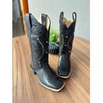 BOTA TEXANA EM COURO PRETO ALL BLACK BORDADO TRIBAL + METAIS STRASS