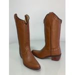 BOTA TEXANA EM COURO MUSTANG COM METAIS BICO FINO PVC