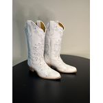 BOTA TEXANA EM COURO E BORDADO BRANCO BICO FINO MADEIRA COM METAIS