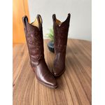 BOTA TEXANA EM COURO BORDADO MARROM BICO FINO SOLADO PVC