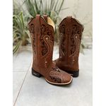 BOTA TEXANA EM COURO MARROM BORDADO TRIBAL SOLADO PRETO