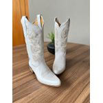 BOTA TEXANA EM COURO BRANCO BORDADO RAMOS BICO FINO