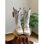 BOTA TEXANA EM COURO BRANCO BORDADO NOSSA SENHORA E CRUZ
