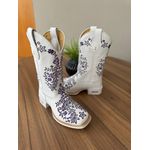 BOTA TEXANA EM COURO BRANCO BORDADO FLORES ROXO