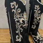 BOTA TEXANA EM COURO NOBUCK PRETO BORDADO LUSTRE 3D