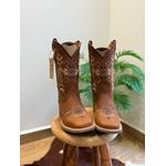 BOTA TEXANA EM COURO HAVANA BORDADO SETAS ROSA E MARROM COM TRICE