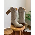 BOTA TEXANA EM COURO OFF WHITE BORDADO RAMOS BEGE BICO FINO SOLADO DE MADEIRA
