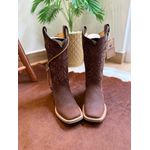 BOTA TEXANA EM COURO BORDADO RAMOS SOLADO MARROM + GRAVATA COUNTRY MARROM BOTAS