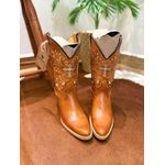 BOTA TEXANA EM COURO MOSTARDA BORDADO CRUZ BICO FINO CANO TRADICIONAL