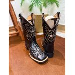 BOTA TEXANA EM COURO PRETO BORDADO CRUZ + METAIS + BRIDÃO