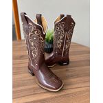BOTA TEXANA EM COURO MARROM TRIBAL E FLORÃO BEGE