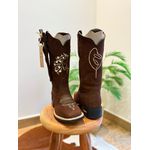 KIT BOTA TEXANA EM COURO BORDADO CAVALO E NOSSA SENHORA + BAINHA + FACA