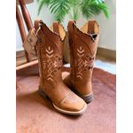 BOTA TEXANA EM COURO BORDADO SETAS ROSA E MARROM COM TRICE