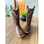 BOTA TEXANA EM COURO LÁTEGO MARROM TRIBAL BEGE E ROXO COM TRICE