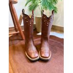 BOTA TEXANA EM COURO MUSTANG BORDADO NOSSA SENHORA + METAIS