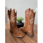 KIT BOTA TEXANA EM COURO HORSE HAVANA BORDADO CAVALO E BORBOLETA BEGE E BRANCO + NOME PERSONALIZADO