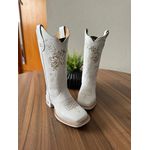 BOTA TEXANA EM COURO BRANCO BORDADO CAVALO E FLORÃO BEGE