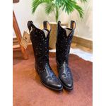 BOTA TEXANA EM COURO PRETO BORDADO RAMOS ALL BLACK COM METAIS BICO FINO PVC
