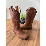 BOTA TEXANA EM COURO HORSE NESCAU BORDADO RAMOS MARROM COM METAIS SOLA RÚSTICA