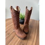 BOTA TEXANA EM COURO HORSE NESCAU BORDADO RAMOS MARROM COM METAIS SOLA RÚSTICA