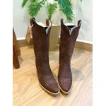 BOTA TEXANA EM COURO NOBUCK CHOCOLATE BORDADO BÁSICO MARROM SOLADO BICO FINO MADEIRA