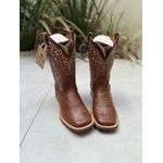 BOTA TEXANA EM COURO MUSTANG BORDADO TRIBAL COM NOSSA SENHORA BEGE CANO TRADICIONAL