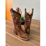 BOTA TEXANA EM COURO MUSTANG BORDADO LUSTRE E NOSSA SENHORA BEGE