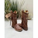 BOTA TEXANA EM COURO MARROM BORDADO DO LASER CRUZ COM METAIS E BRIDÃO + CORDINHAS LATERAL