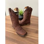 BOTA TEXANA EM COURO HORSE NESCAU BORDADO CHEIO FLORES MARROM SOLA RÚSTICA