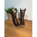 BOTA TEXANA EM COURO ESTILIZADO JACARÉ MARROM BORDADO TRIBAL COM TRICE SOLADO DE MADEIRA CANO TRADICIONAL 