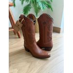 BOTA TEXANA EM COURO MUSTANG BORDADO FLORES E FLORAO BICO FINO PVC